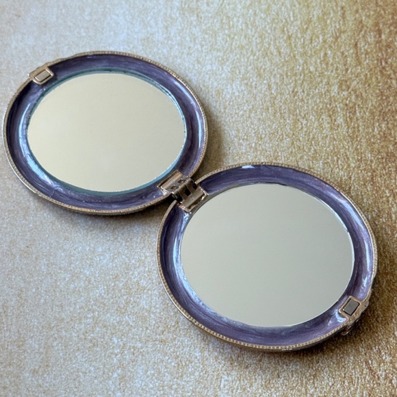 VINTAGE Compact Pastel Enamel Rhinestones Flower Bee Dragonfly Victorian - Picture 8 of 9